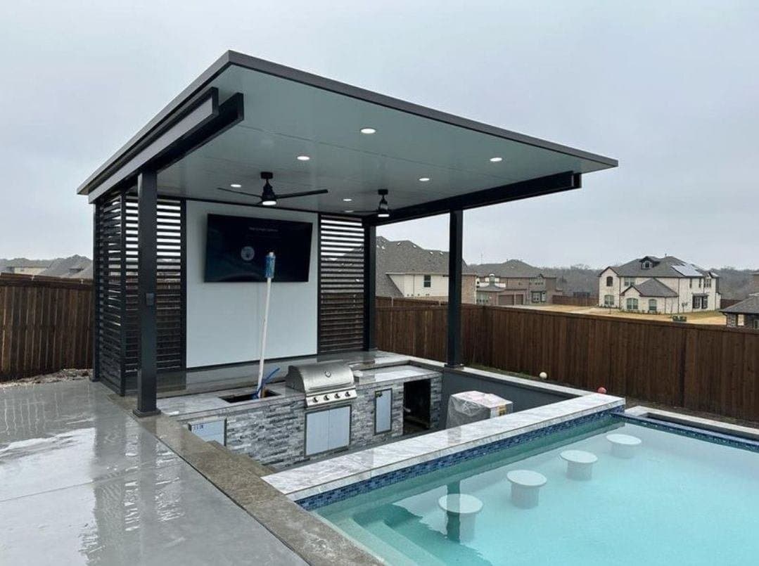 Modern Pool Bar & Outdoor Kitchen